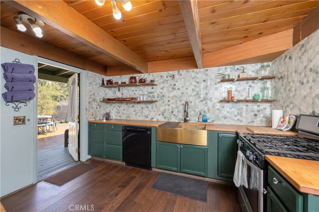 Photo of 445 Elysian Boulevard