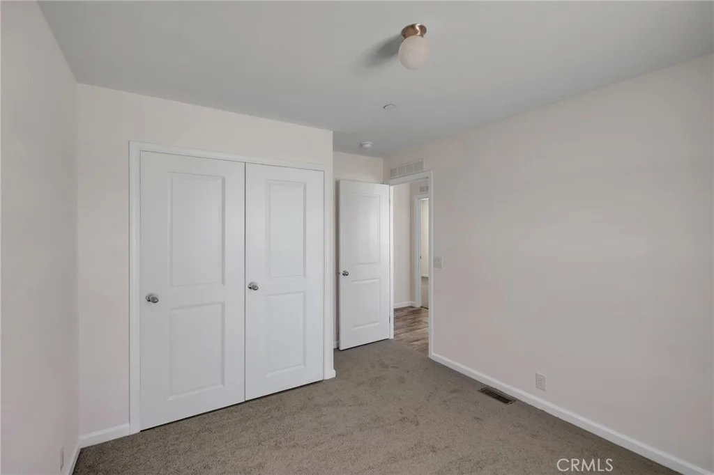 Photo of 2350 Olivera