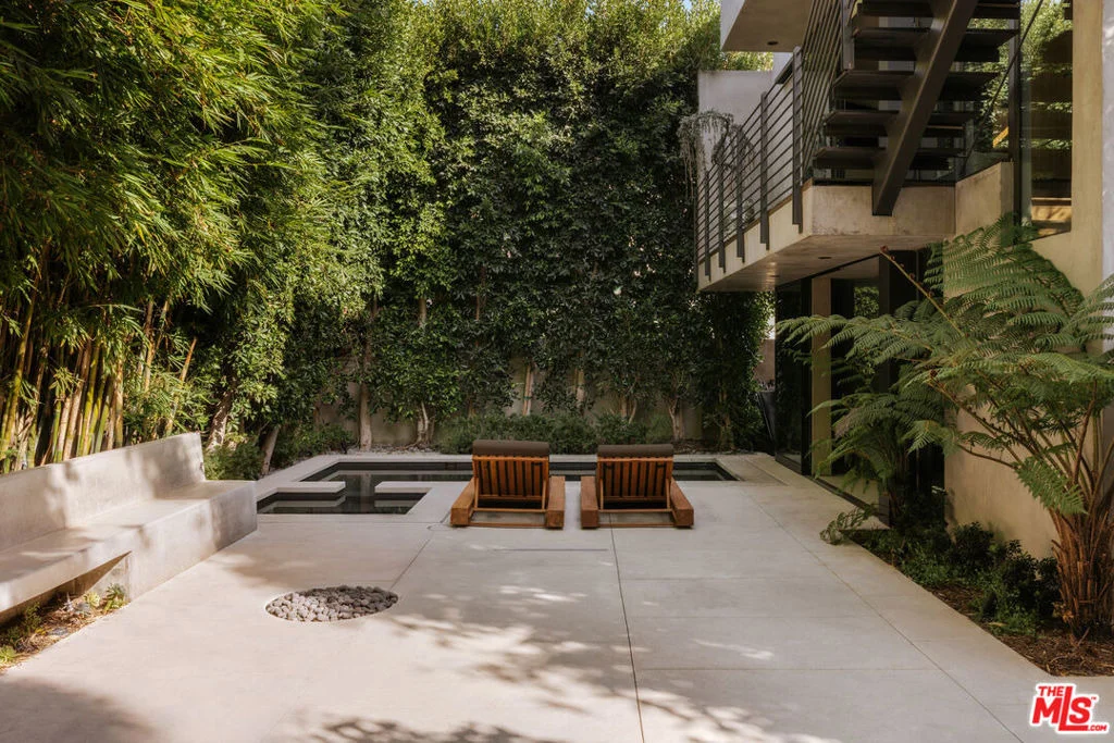 Photo of 554 Westminster Avenue