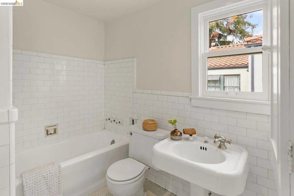 Photo of 2747 Forest Ave