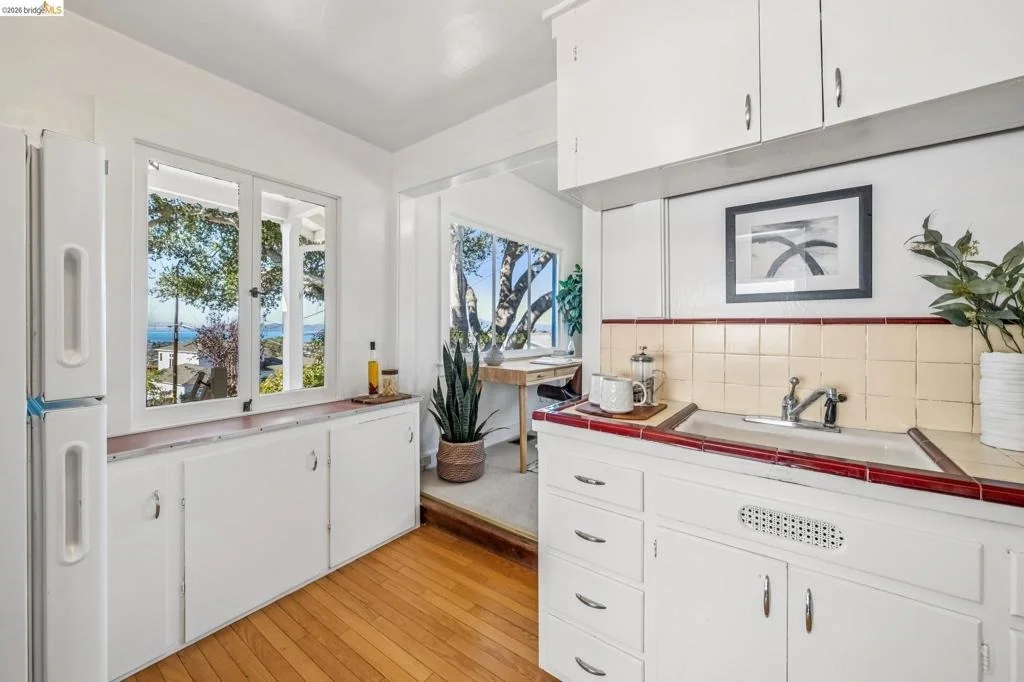 Photo of 722 Avila Place