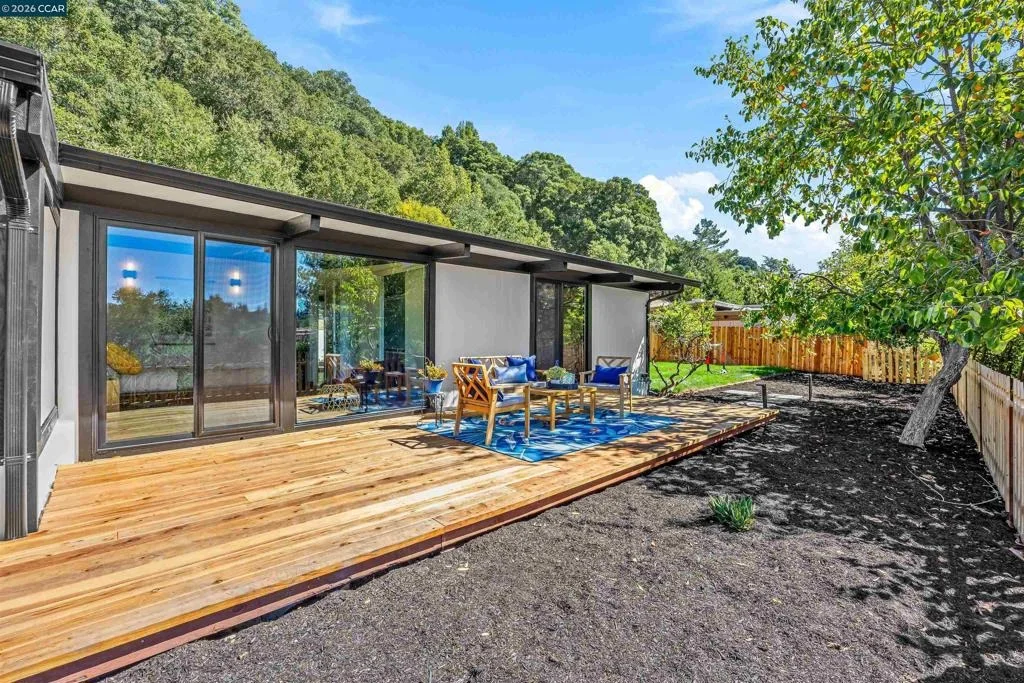 Photo of 742 Miner Rd