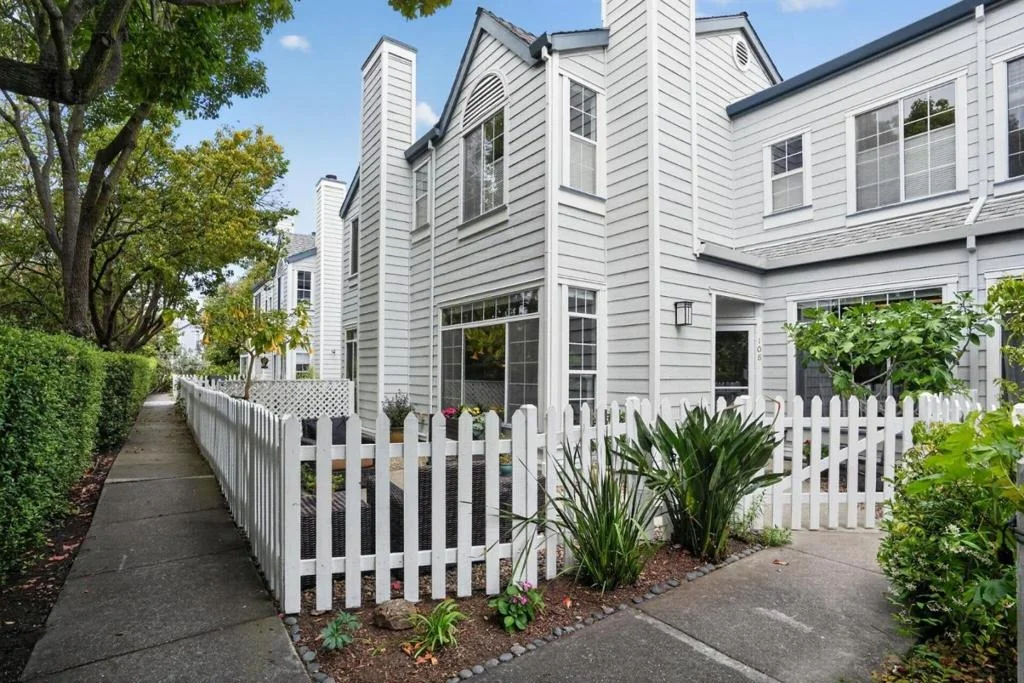 Photo of 108 Commodore Drive