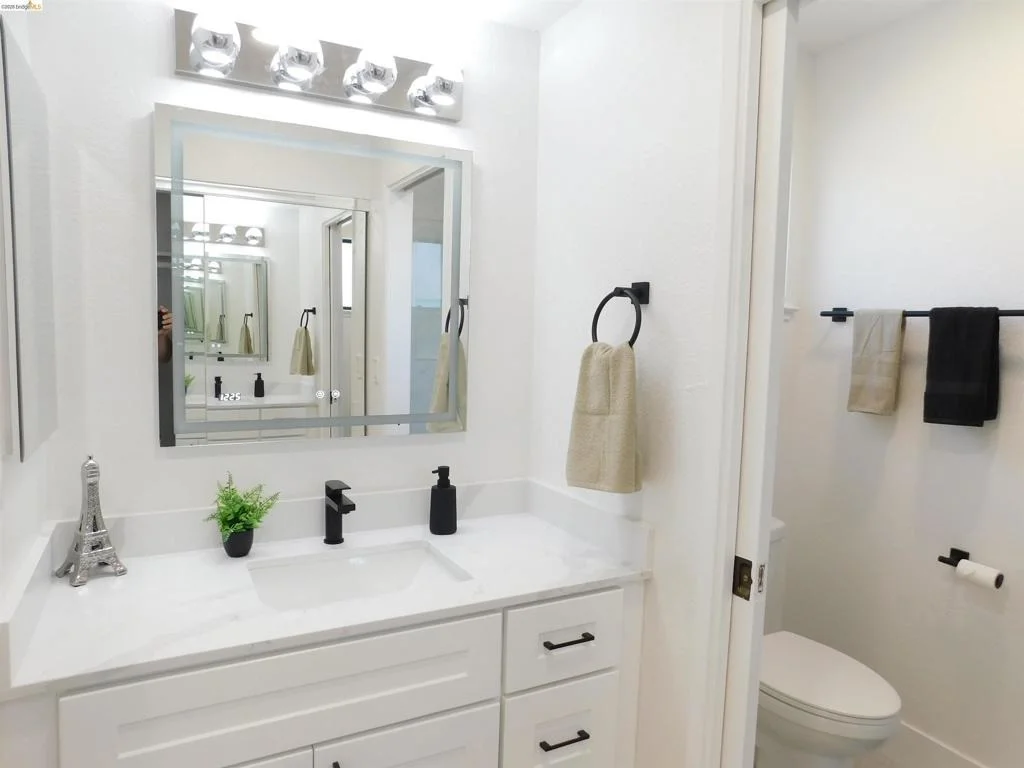 Photo of 3042 Potrero Way