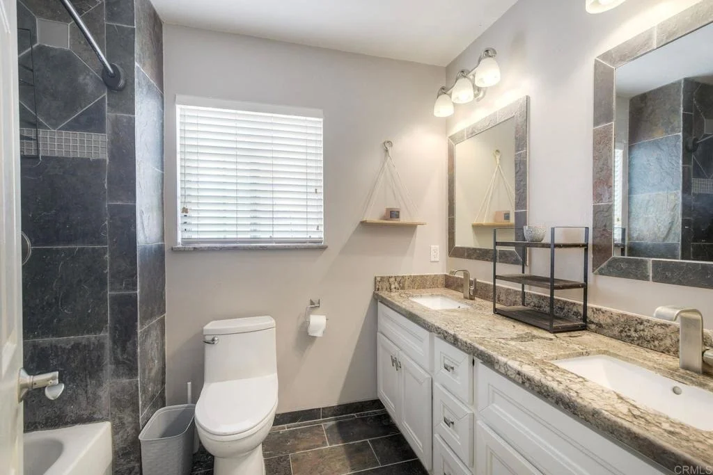 Photo of 975 Rose Arbor Drive