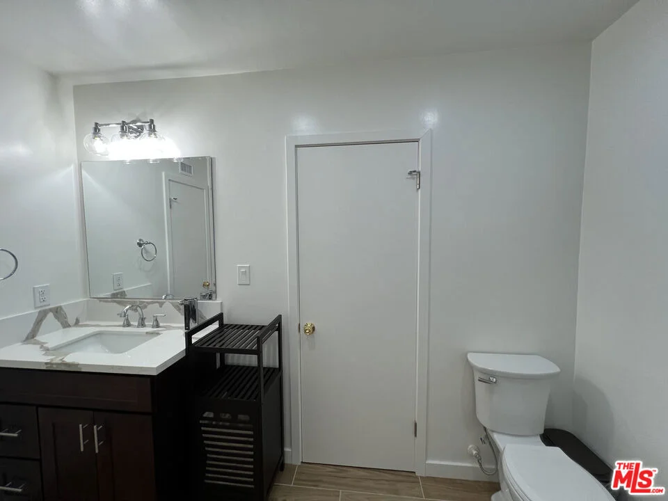 Photo of 1412 W Baker Avenue