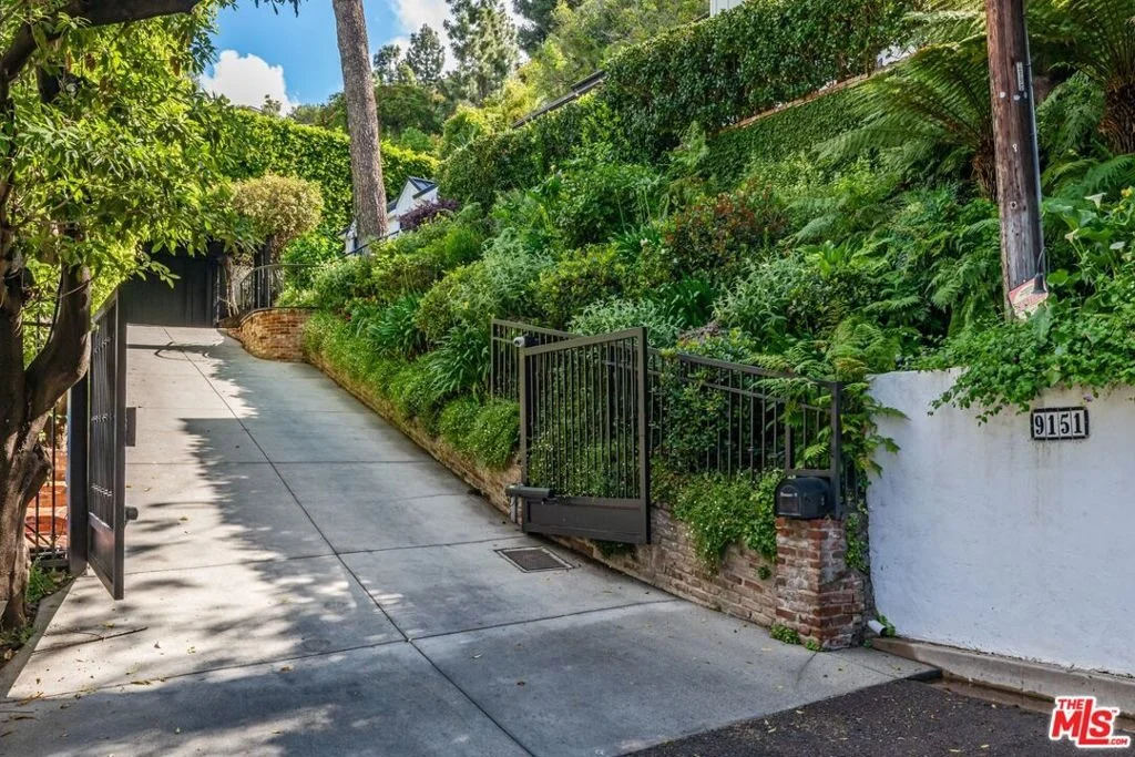 Photo of 9151 Warbler Place