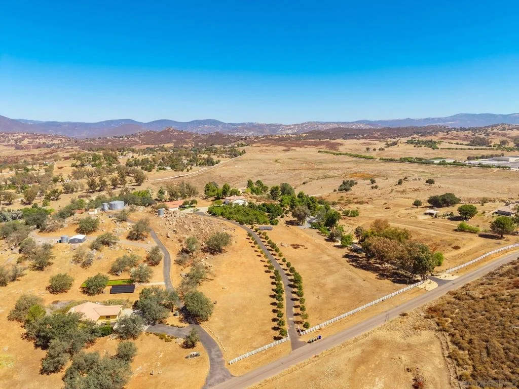 Photo of 25090 Oakana