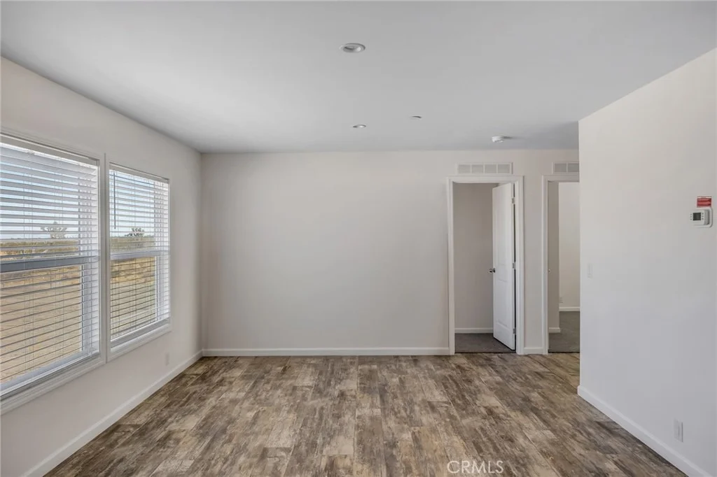 Photo of 2350 Olivera