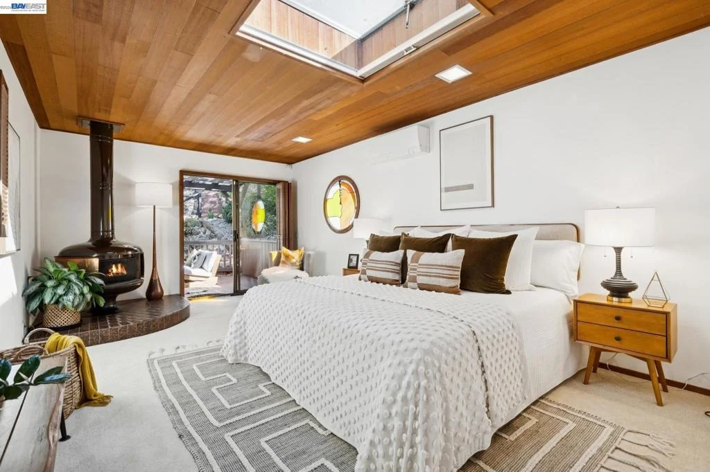Photo of 1085 STERLING AVE