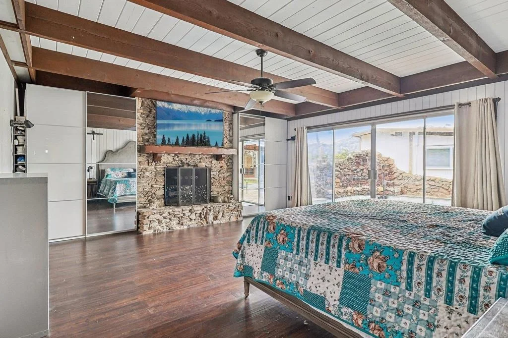 Photo of 9535 Lakeview Drive