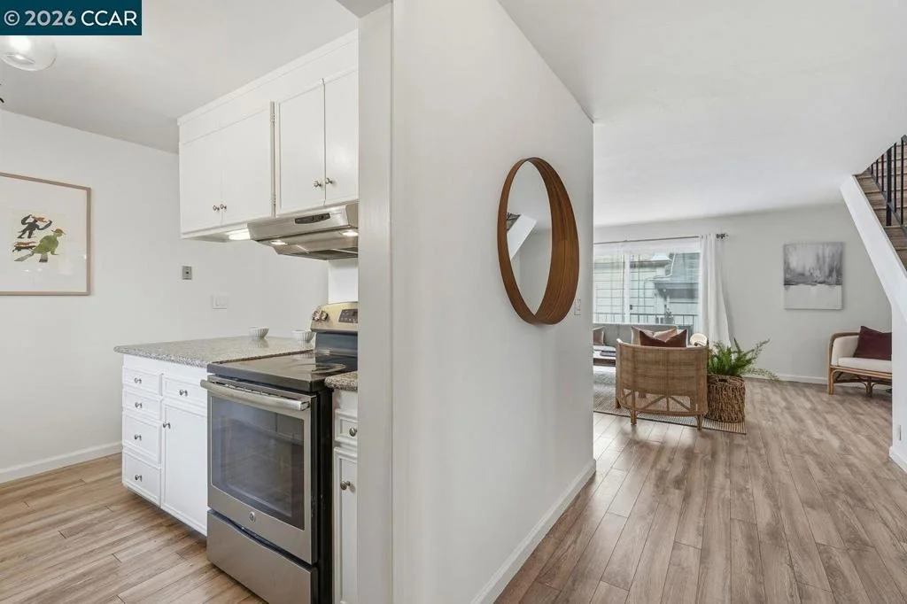 Photo of Unit 5 at 2115 Central
