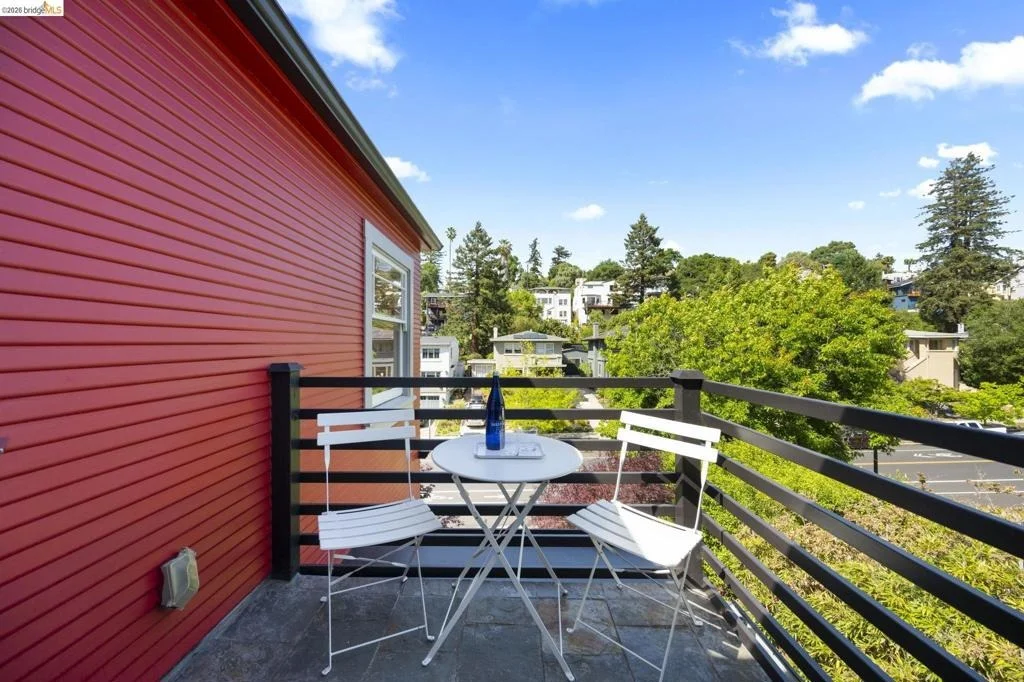 Photo of 683 Mandana Blvd.
