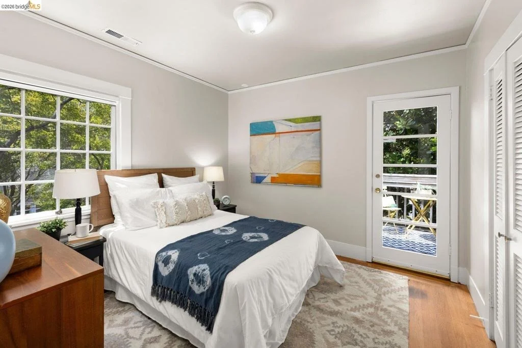 Photo of 2633 Regent St