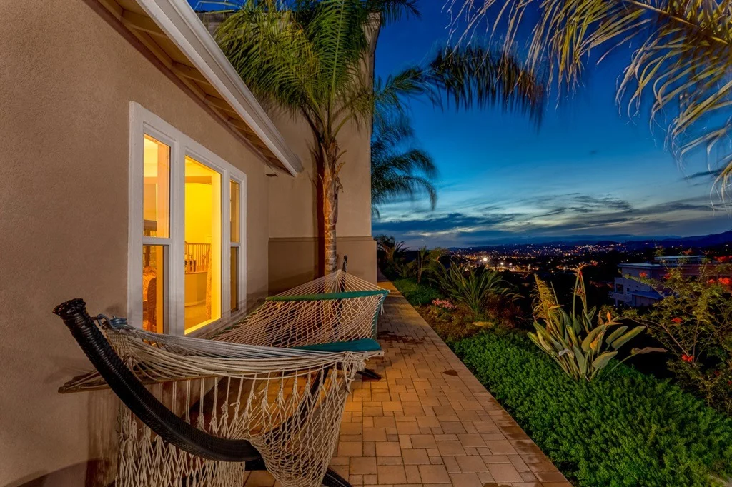 Photo of 941 Bellagio Road