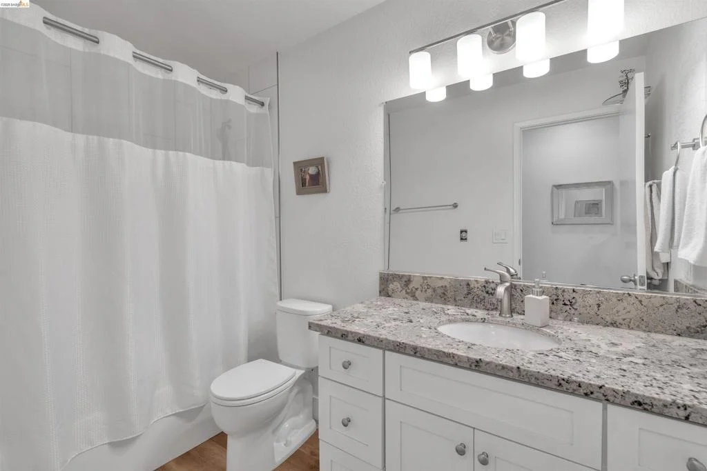 Photo of 403 Lighthouse Dr