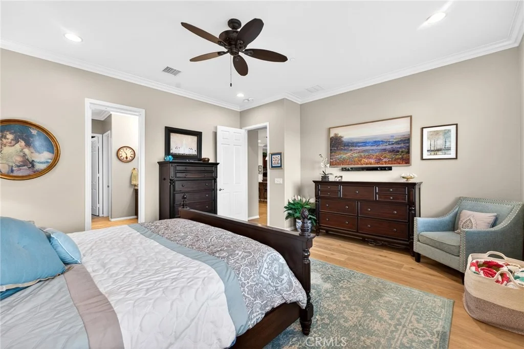 Photo of 370 Irvine