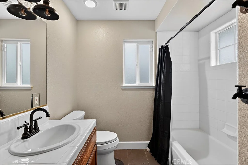 Photo of 724 Robin Drive