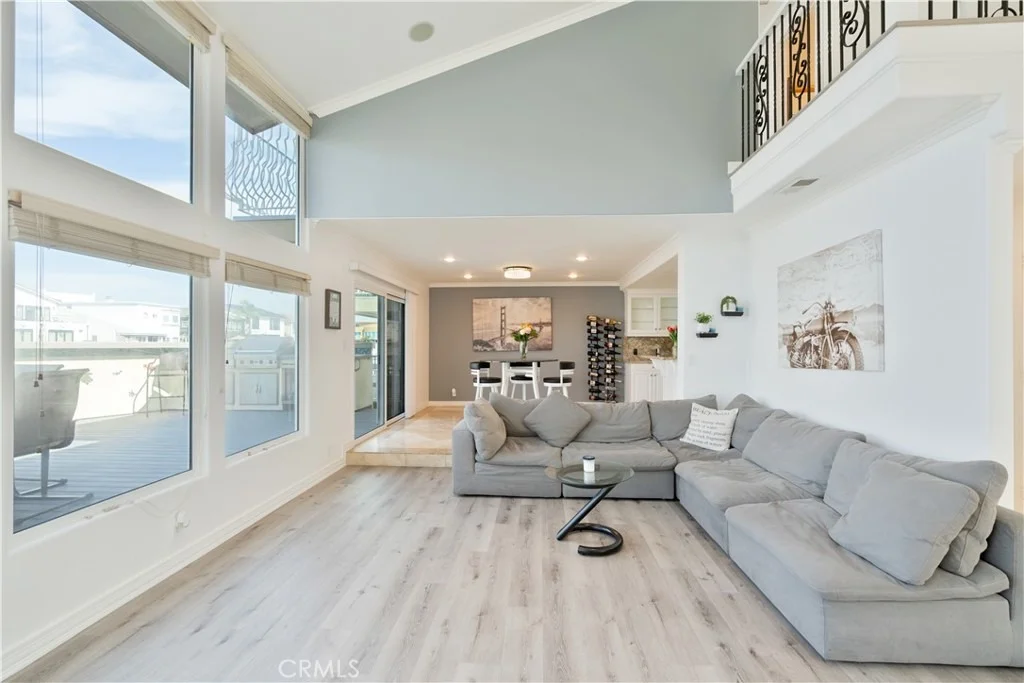 Photo of 2355 Peninsula