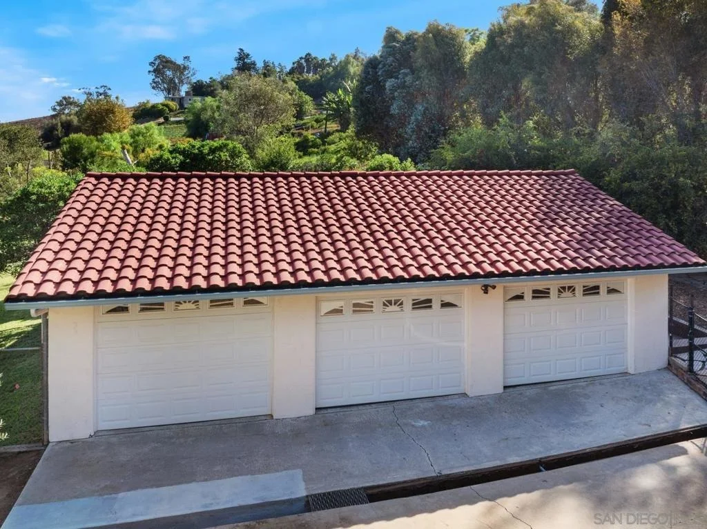 Photo of 4488 La Canada