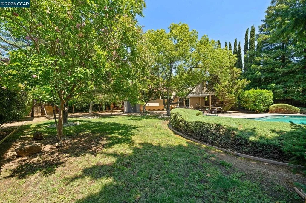 Photo of 721 Black Point Pl