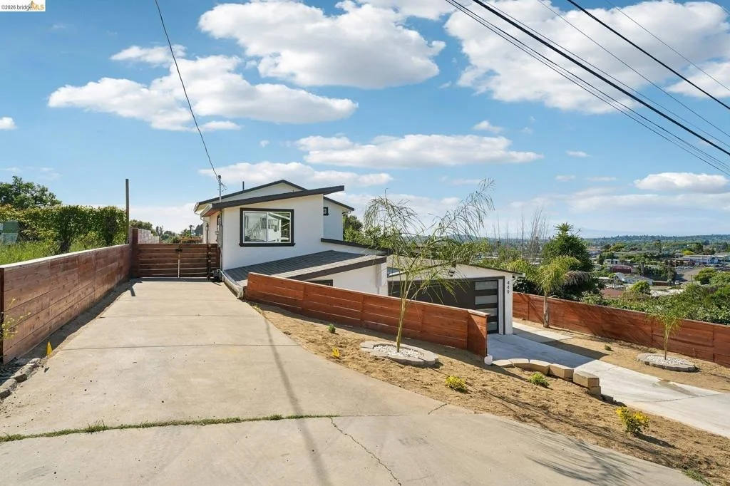 Photo of 449 GILCREST