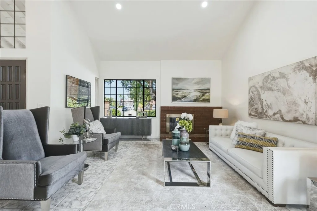 Photo of 1264 S Lemon