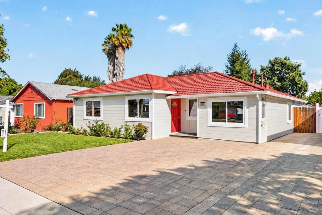 Photo of 586 Borregas Avenue