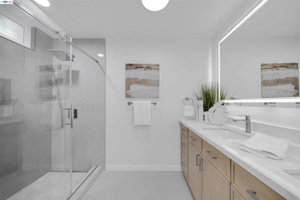 Photo of 1069 Central Blvd