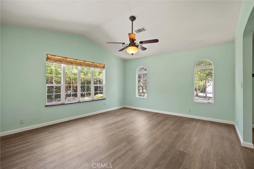 Photo of 23353 Hamilton