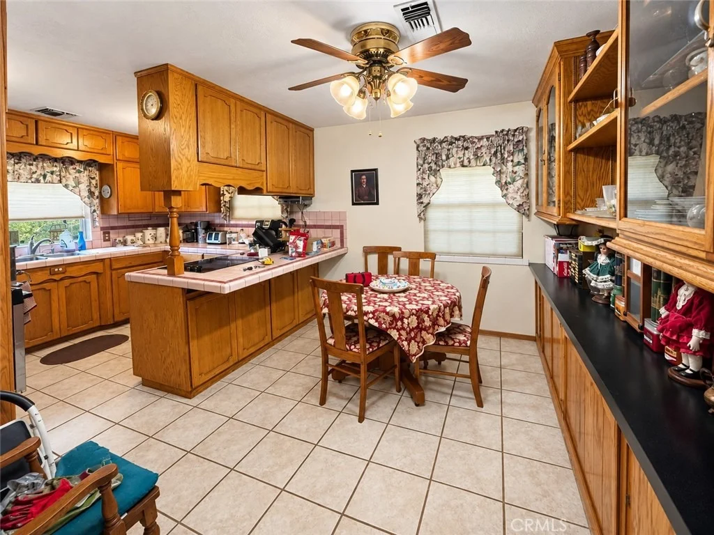 Photo of 450 Oakvale