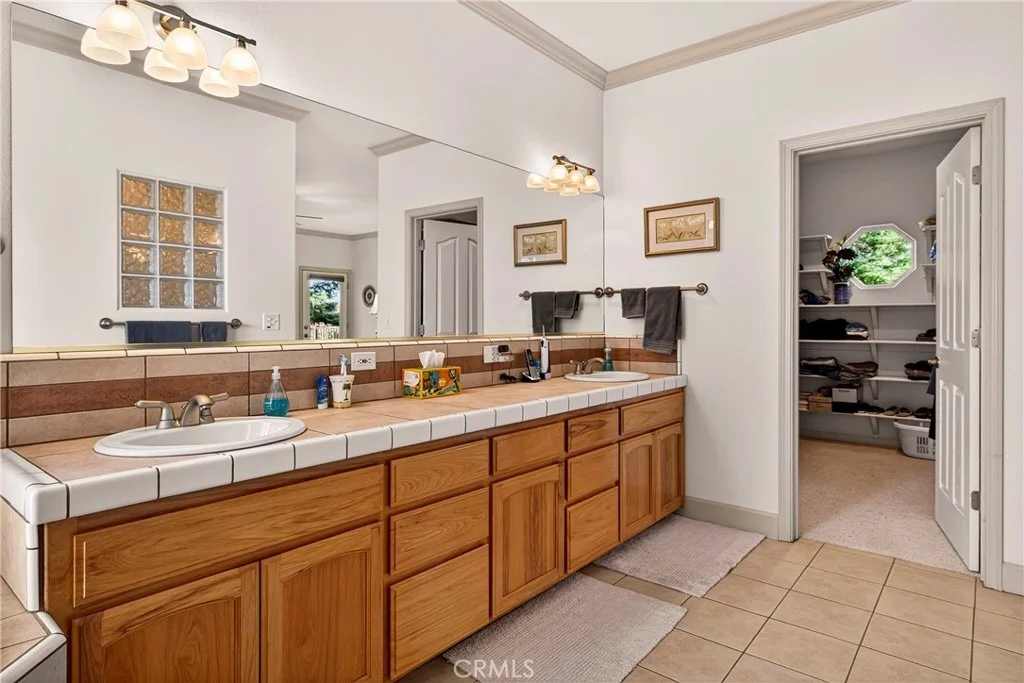 Photo of 3560 Lonnie