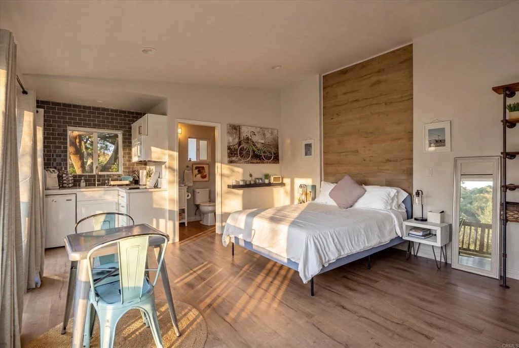 Photo of 3866 Alta Mesa Drive