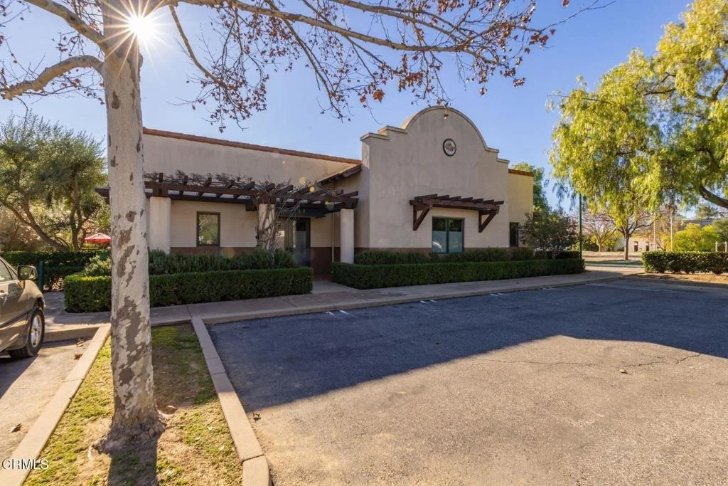 Photo of Unit H at 407 Bryant Circle