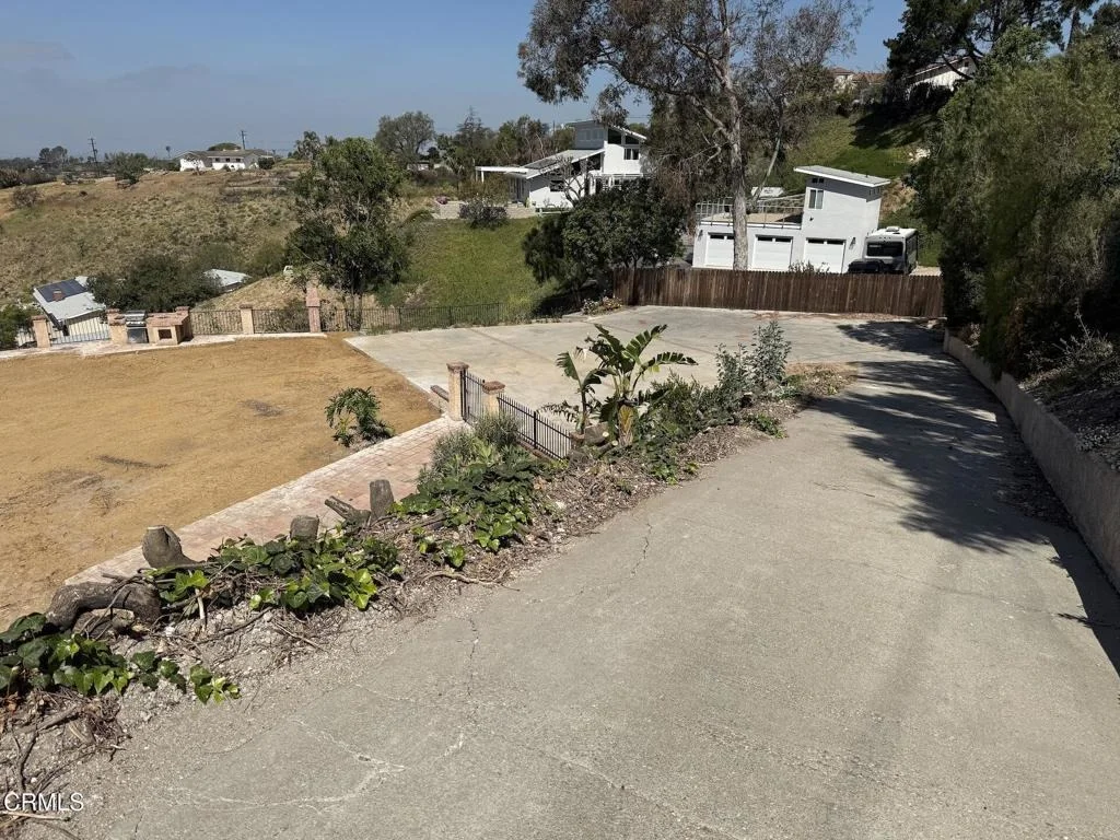 Photo of 894 W Highland Drive