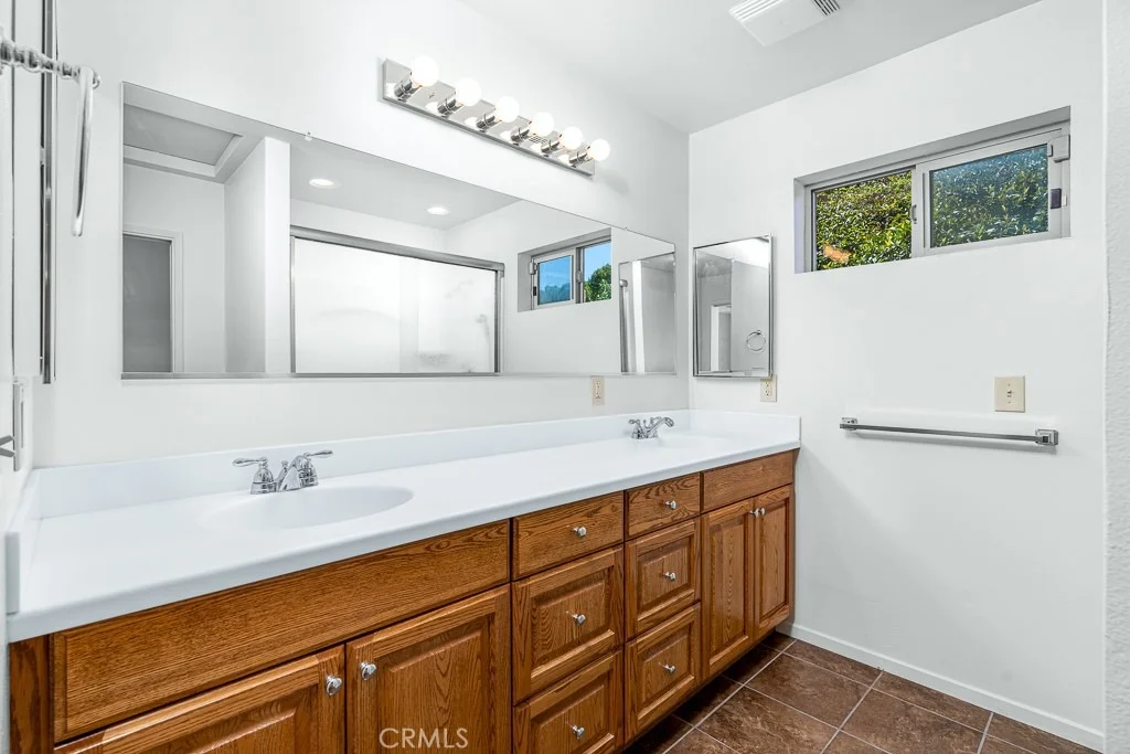 Photo of 1329 Hickory Drive