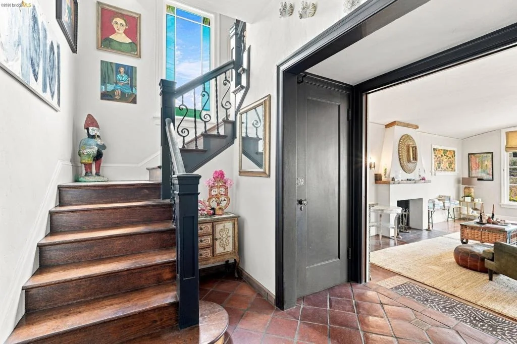 Photo of 893 Santa Barbara Rd