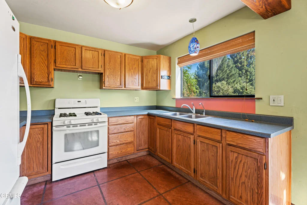Photo of 28580 Comptche Ukiah Road