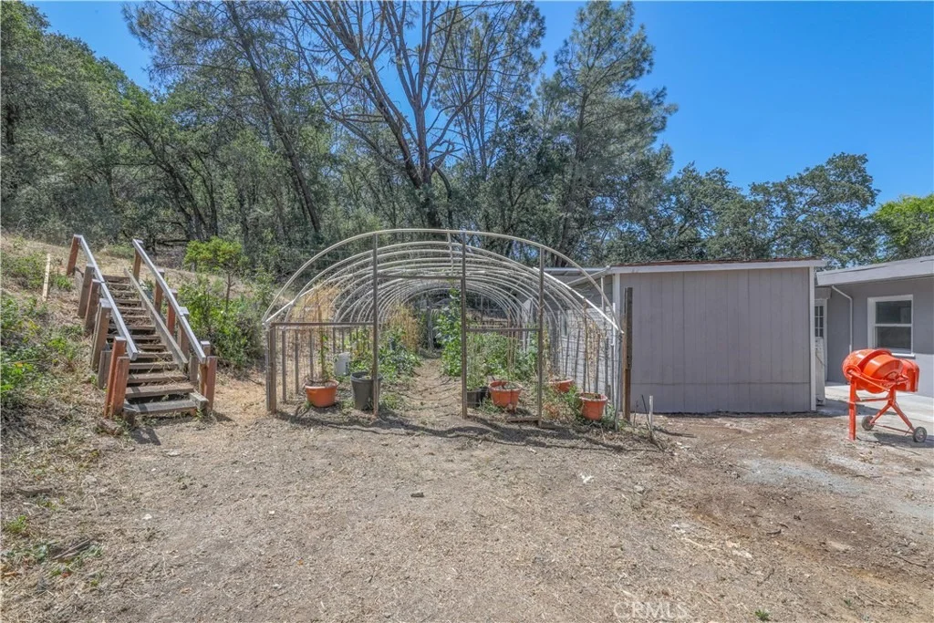Photo of 15905 Kugelman