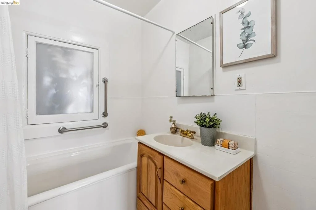 Photo of 722 Avila Place