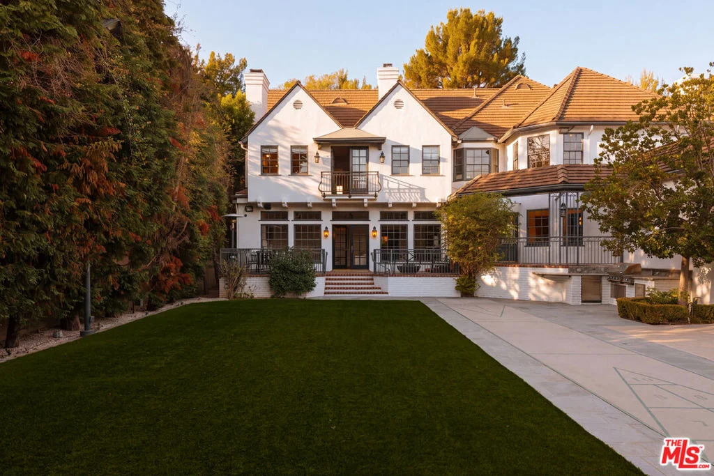 Photo of 628 N Sierra Drive