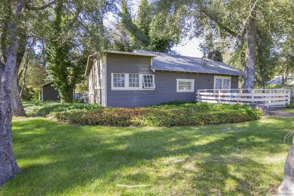 Photo of 28831 Spruce
