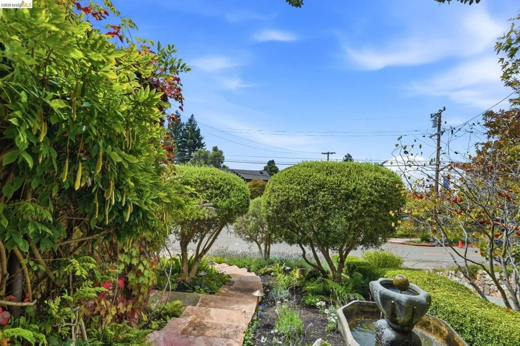 Photo of 893 Santa Barbara Rd