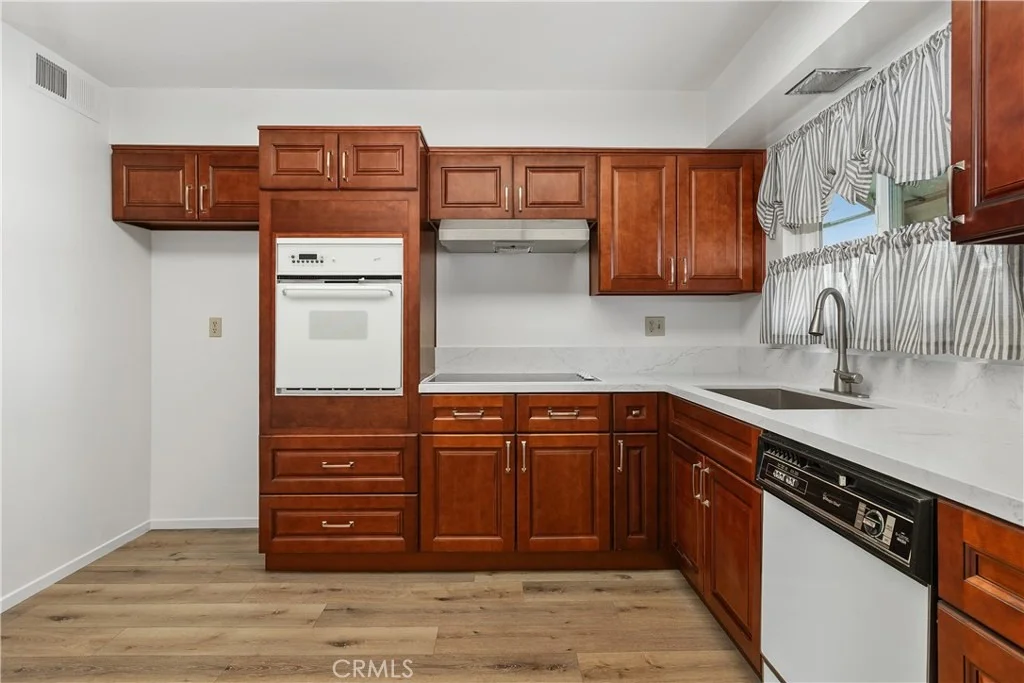 Photo of 25811 Middlebury
