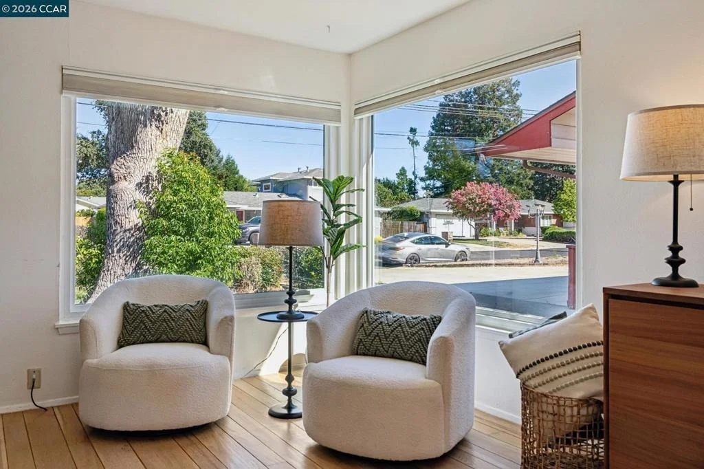 Photo of 1243 Davis Ave.