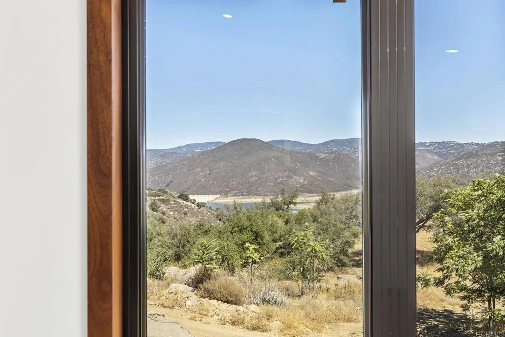 Photo of 21179 Sutherland Dam Road