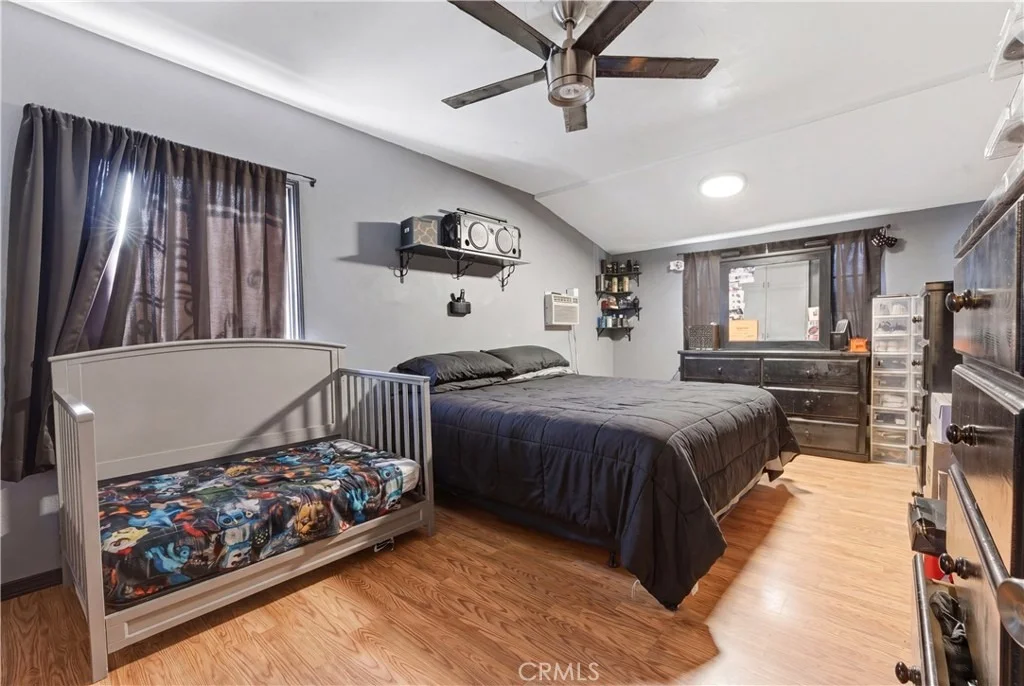Photo of 121 E 68th Way