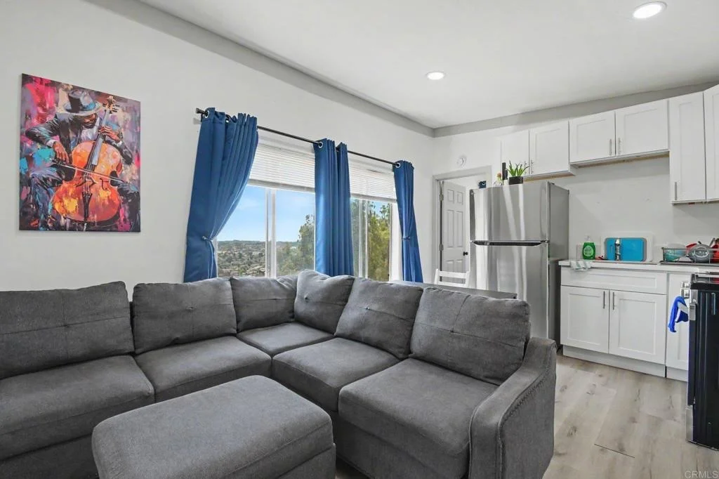 Photo of 2610 Helix St.