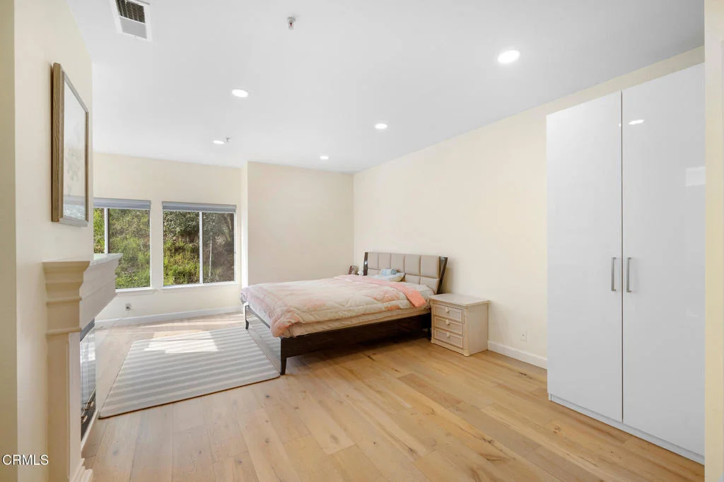 Photo of 925 Calle La Primavera