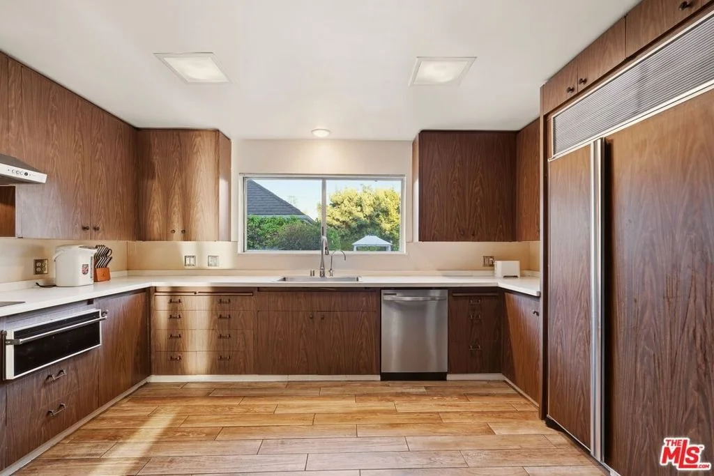 Photo of 900 Gainsborough Drive